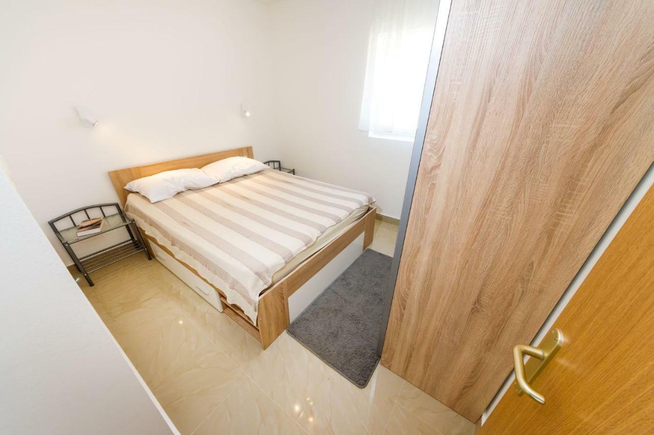 Apartmani Tanja Pridraga Exterior foto