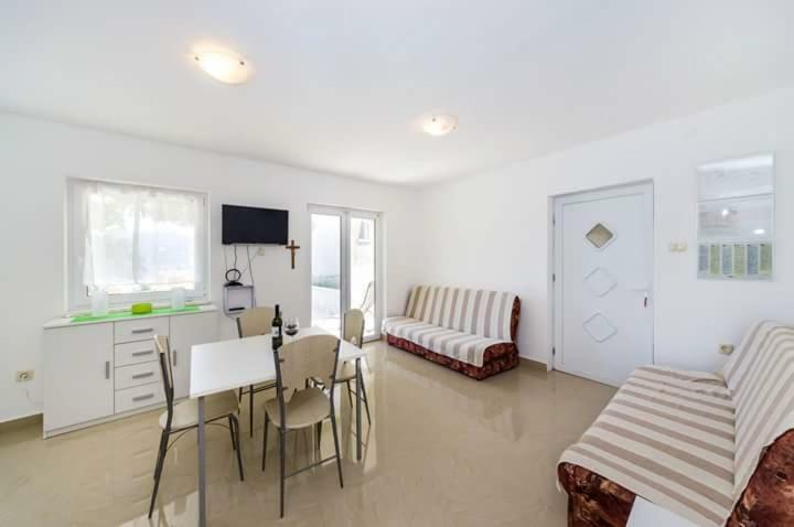 Apartmani Tanja Pridraga Exterior foto